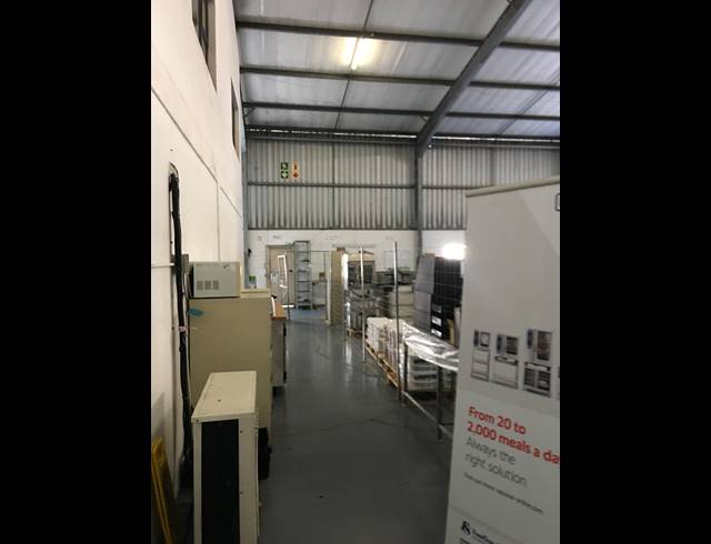 728M² WAREHOUSE TO LET IN RIVERHORSE VALLEY